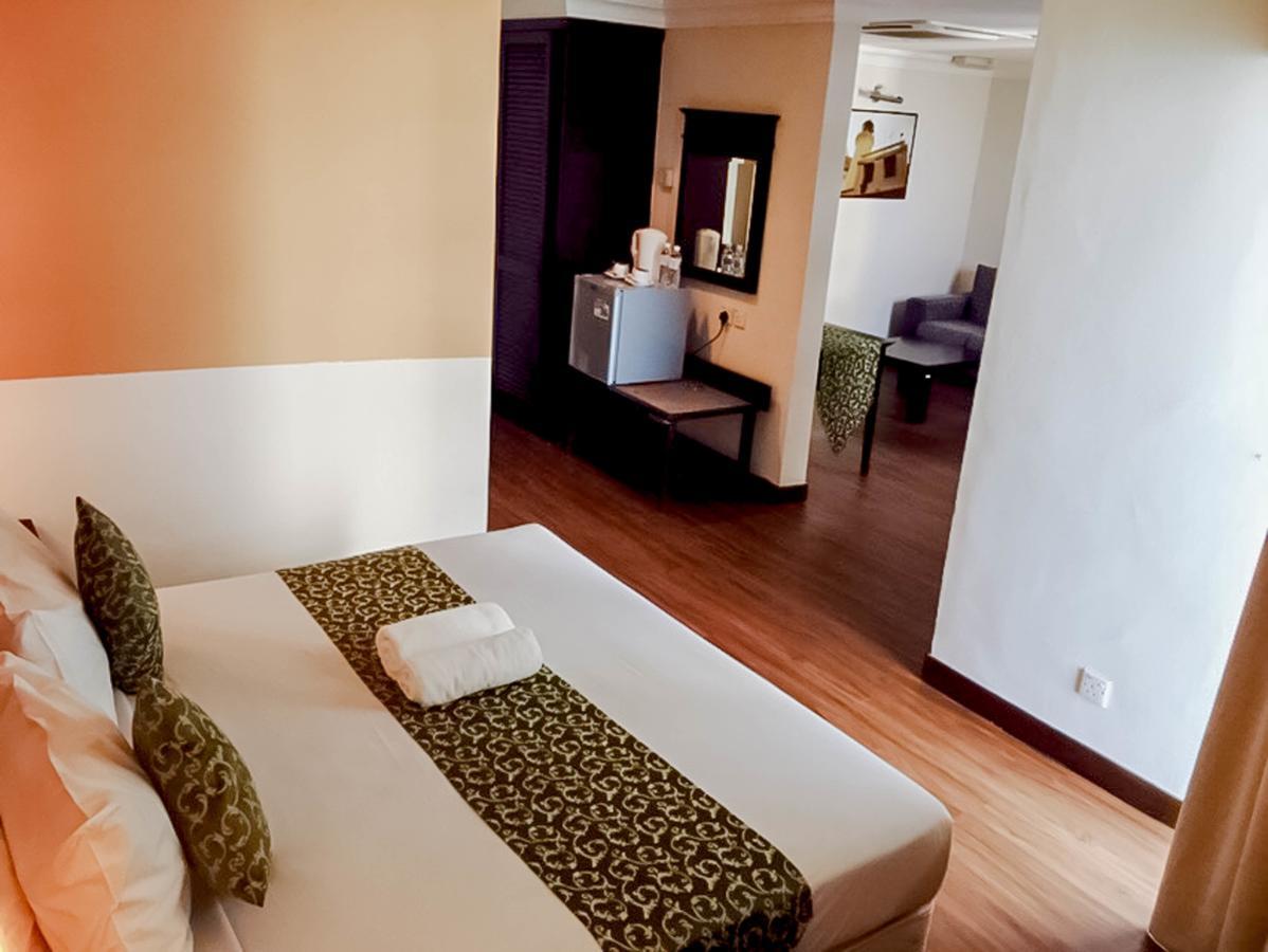 פורט דיקסון Hotel Legacy מראה חיצוני תמונה